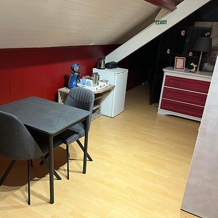Lauralys Otel Mons Dış mekan fotoğraf