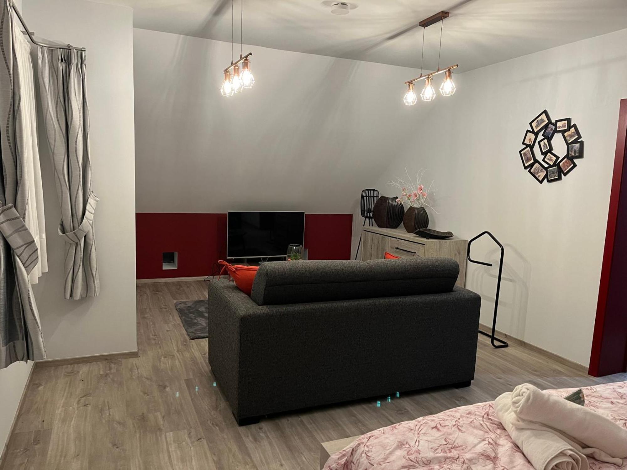 Lauralys Otel Mons Dış mekan fotoğraf