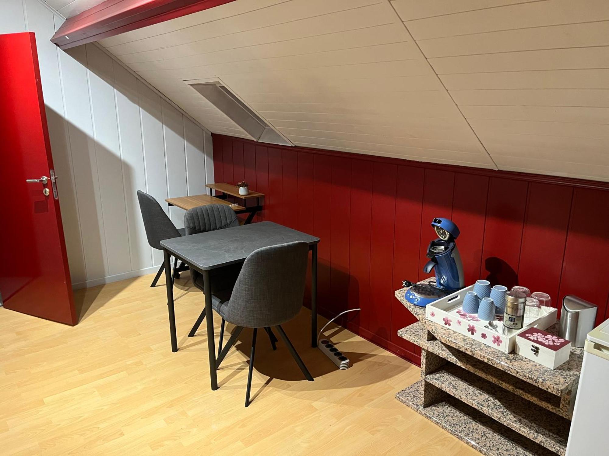 Lauralys Otel Mons Dış mekan fotoğraf